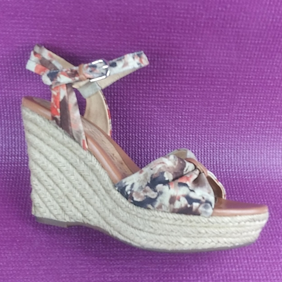 Sofft Shoes - Sofft 9.5 wedge